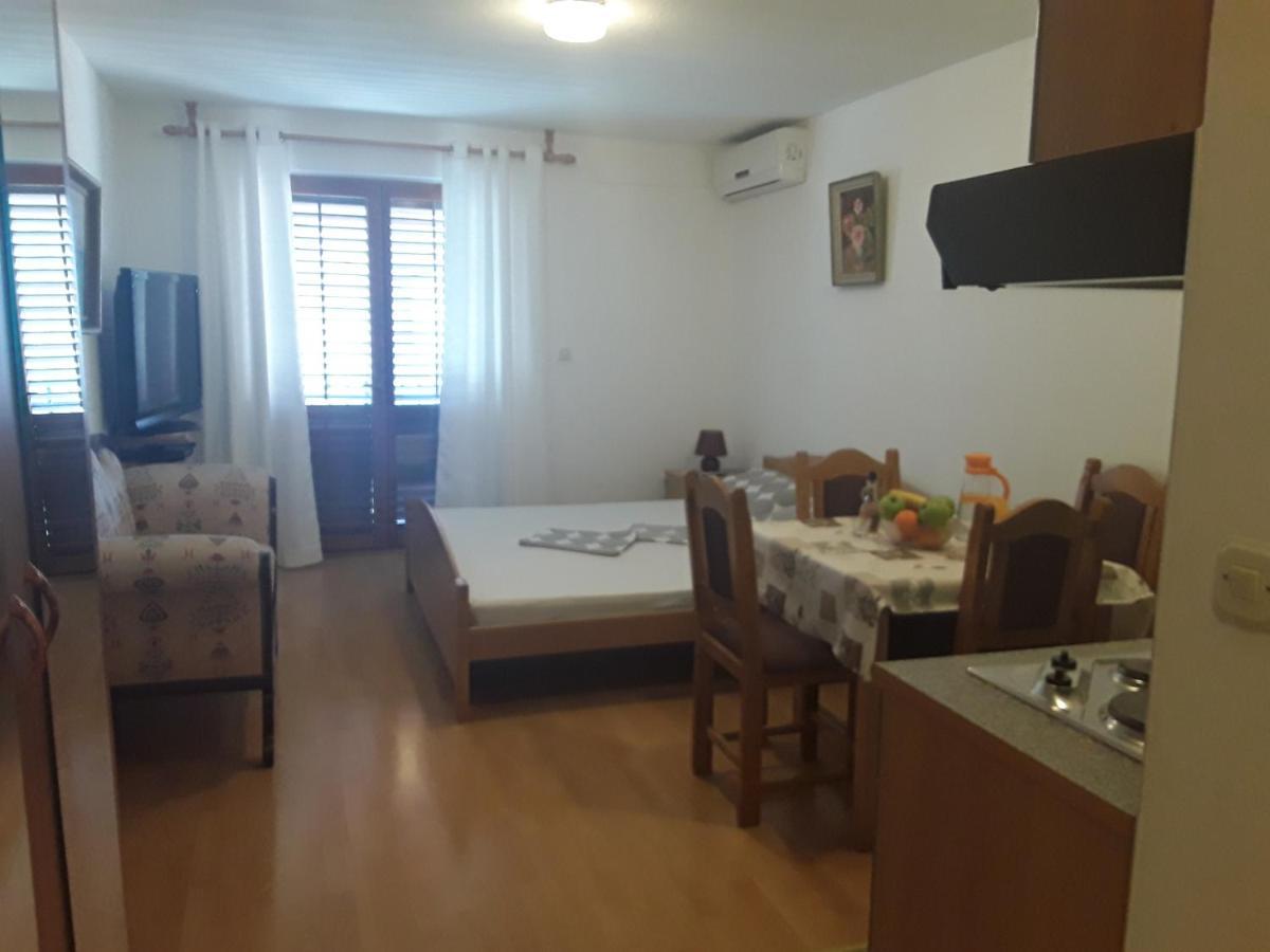 Zaton Apartmani M. Ilesh Εξωτερικό φωτογραφία